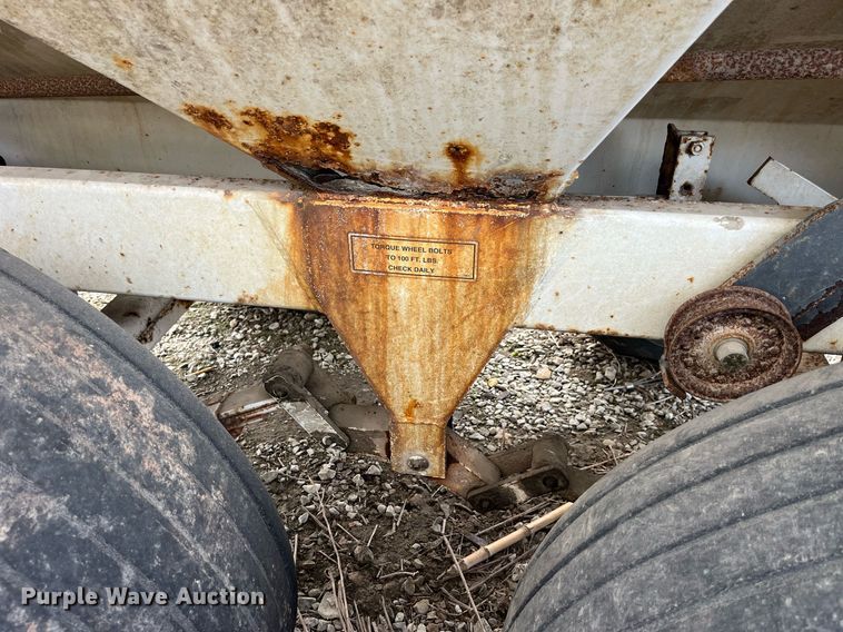 image for item LD9955 Willmar  Super 600 Narrow Track spreader