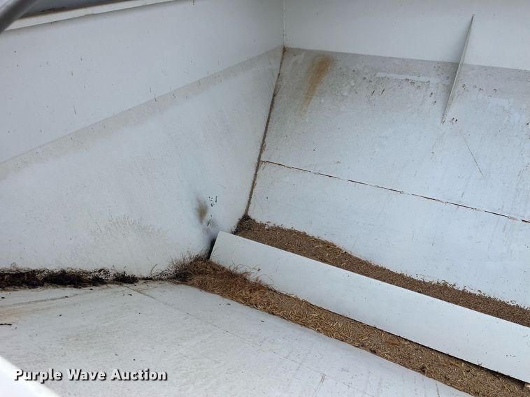 image for item LD9955 Willmar  Super 600 Narrow Track spreader