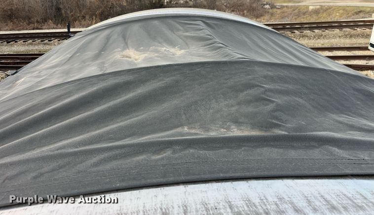 image for item LD9955 Willmar  Super 600 Narrow Track spreader