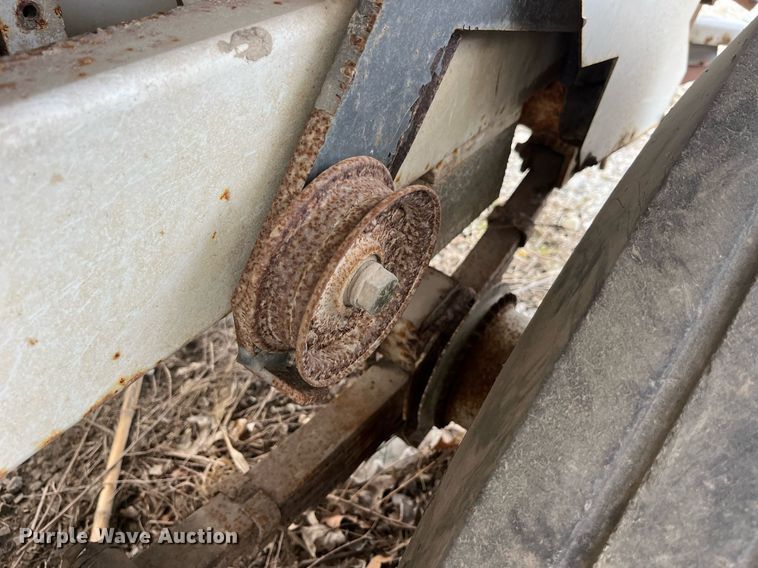 image for item LD9955 Willmar  Super 600 Narrow Track spreader