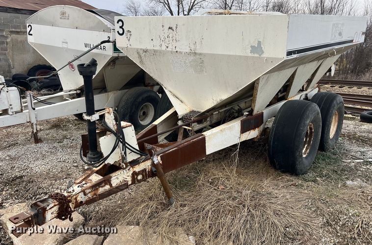 image for item LD9956 Willmar 600  spreader