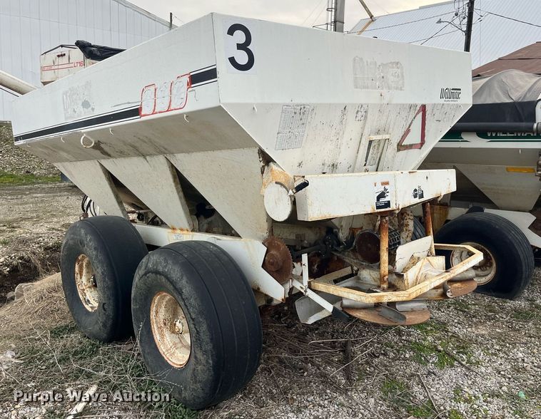 image for item LD9956 Willmar 600  spreader