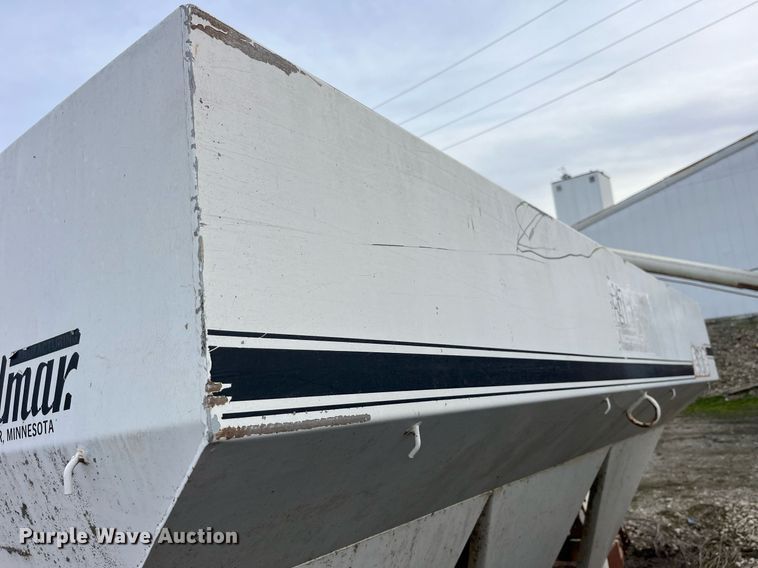 image for item LD9956 Willmar 600  spreader