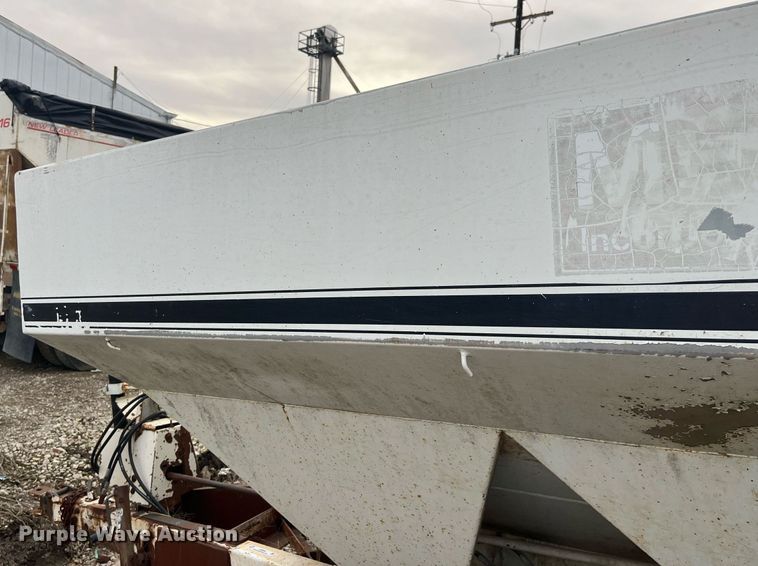 image for item LD9956 Willmar 600  spreader