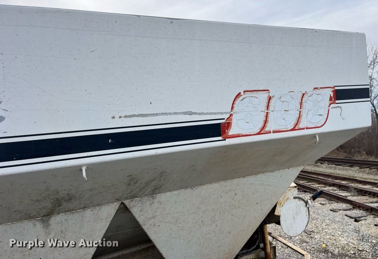 image for item LD9956 Willmar 600  spreader