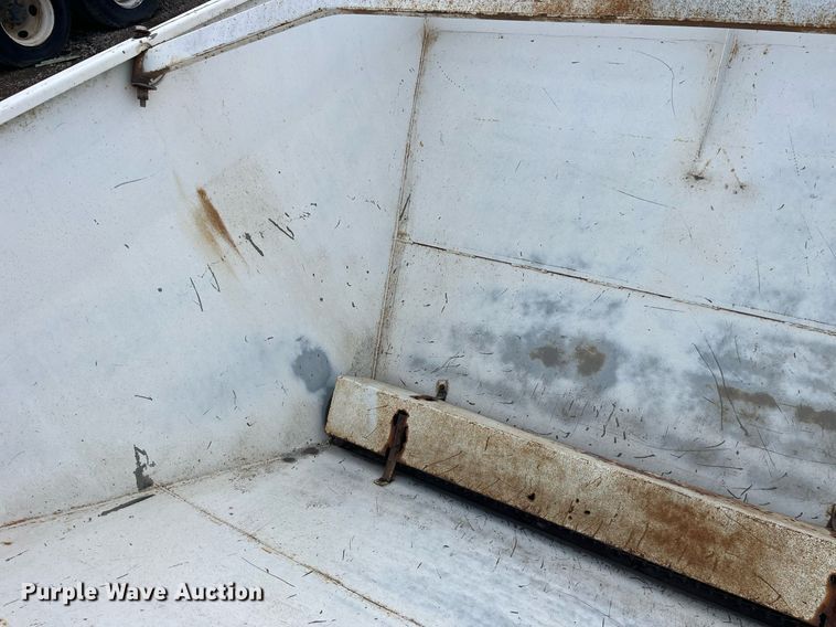 image for item LD9956 Willmar 600  spreader