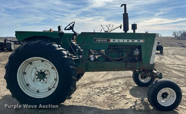 image for item MO9173 1962 Oliver 1800 tractor