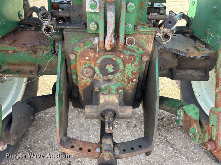 image for item MO9173 1962 Oliver 1800 tractor