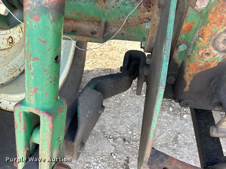 image for item MO9173 1962 Oliver 1800 tractor