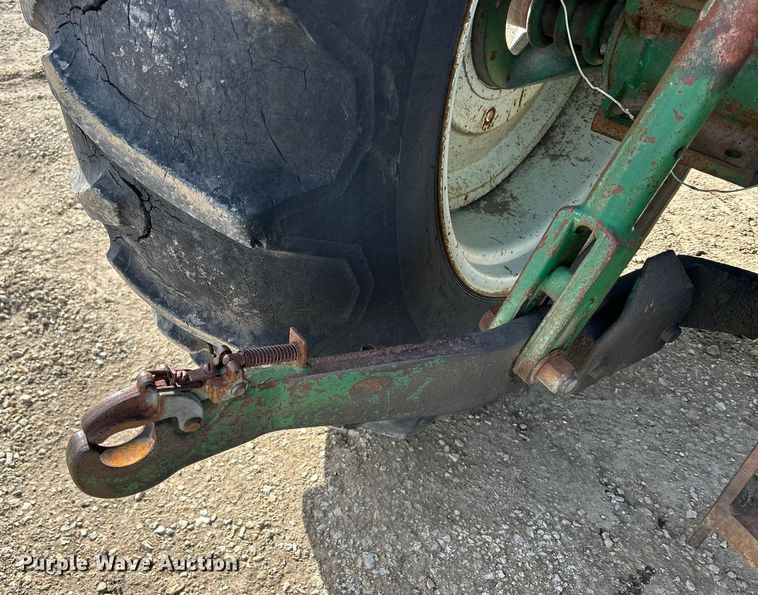 image for item MO9173 1962 Oliver 1800 tractor