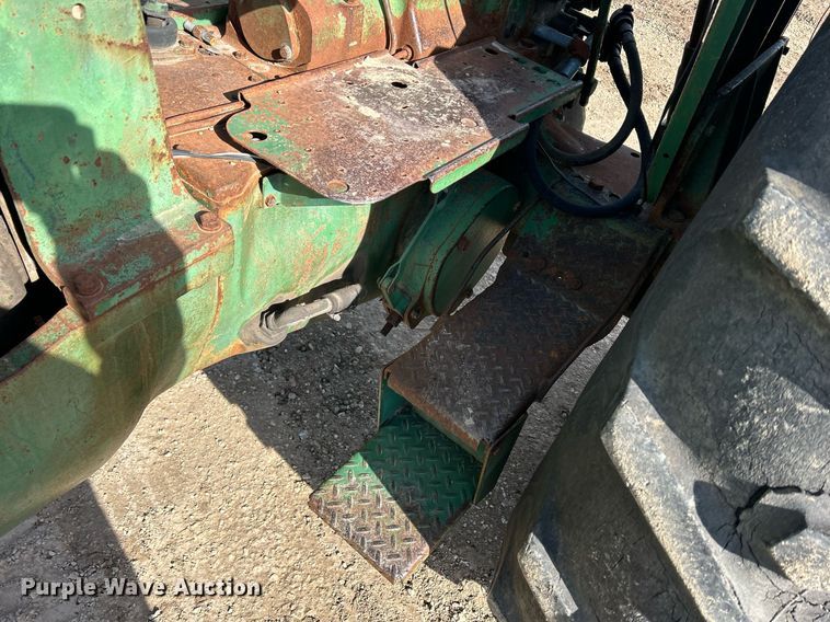 image for item MO9173 1962 Oliver 1800 tractor