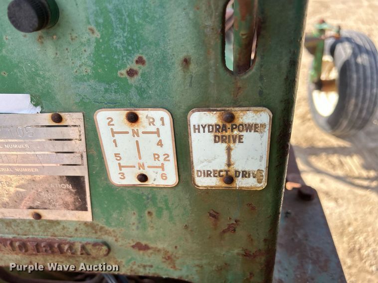 image for item MO9173 1962 Oliver 1800 tractor