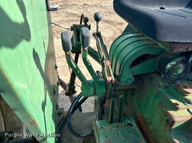 image for item MO9173 1962 Oliver 1800 tractor