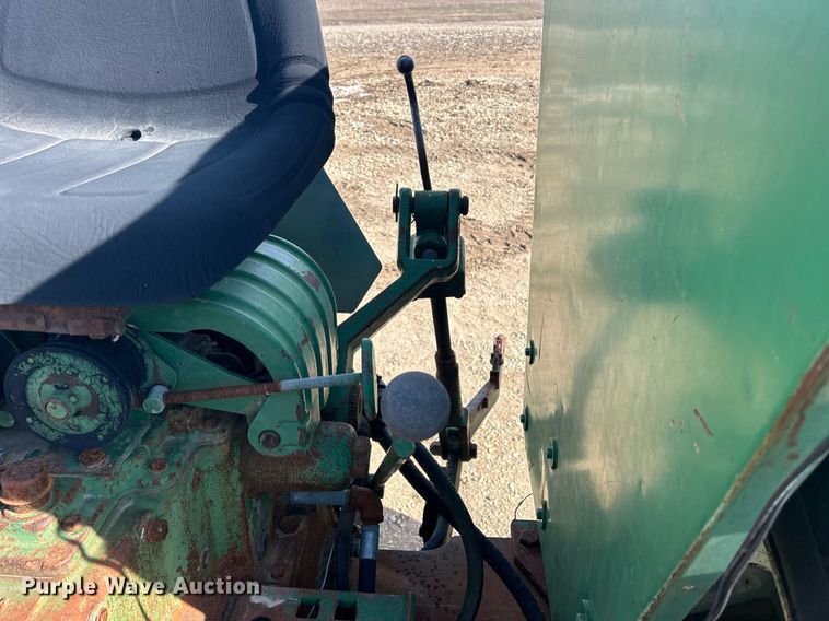 image for item MO9173 1962 Oliver 1800 tractor