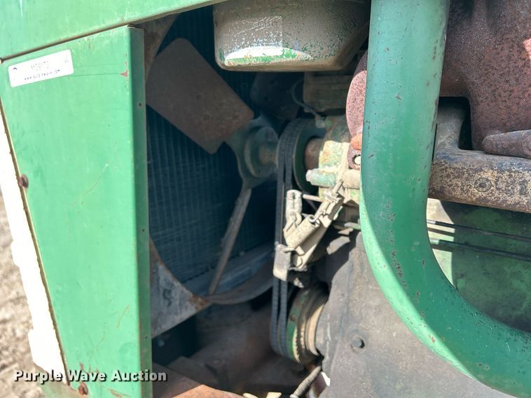 image for item MO9173 1962 Oliver 1800 tractor