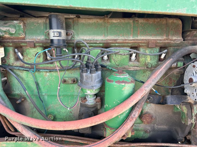 image for item MO9173 1962 Oliver 1800 tractor