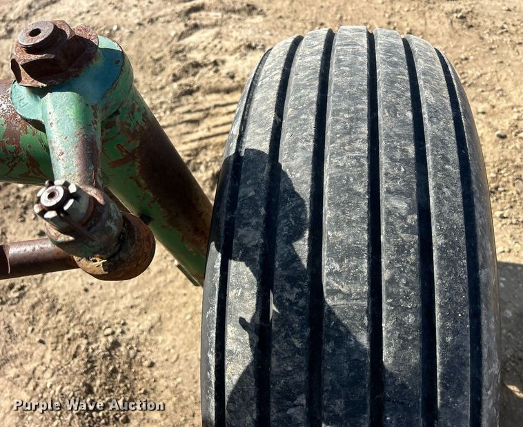 image for item MO9173 1962 Oliver 1800 tractor