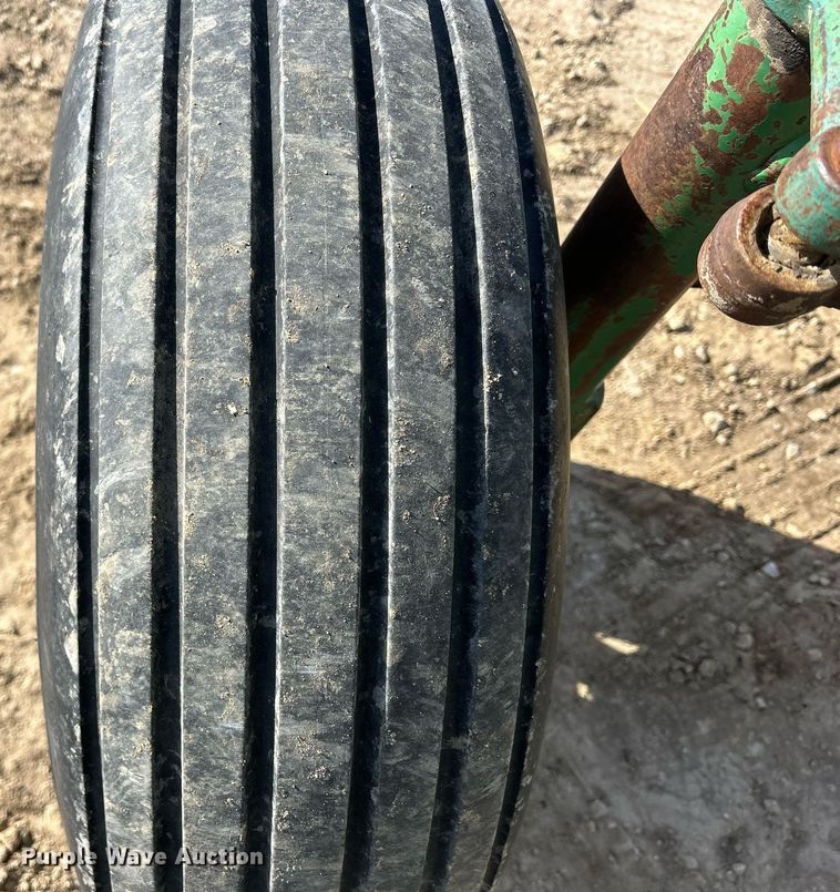 image for item MO9173 1962 Oliver 1800 tractor