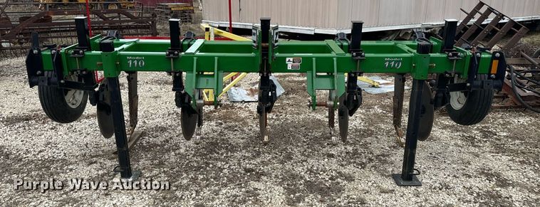 image for item NF9276 Unverferth Zone Builder 110 in-line ripper