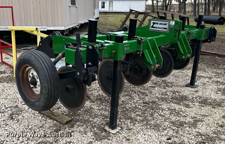 image for item NF9276 Unverferth Zone Builder 110 in-line ripper