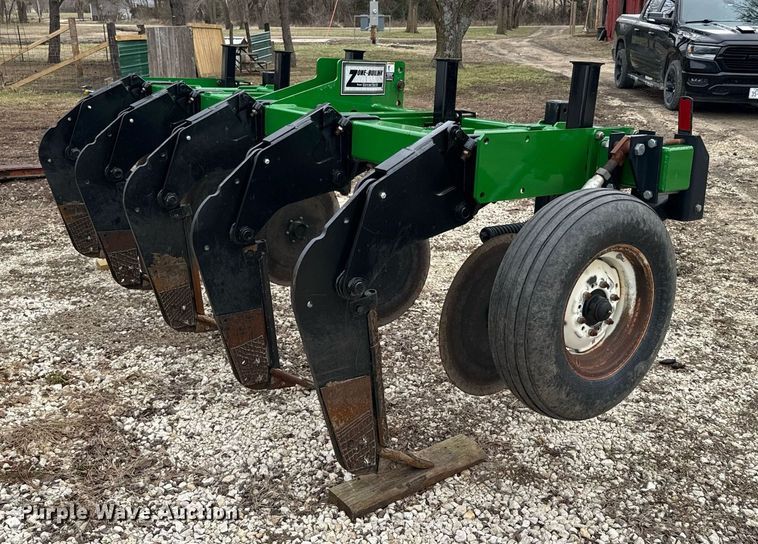 image for item NF9276 Unverferth Zone Builder 110 in-line ripper