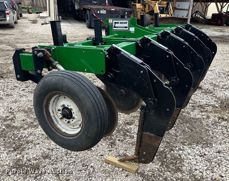 image for item NF9276 Unverferth Zone Builder 110 in-line ripper