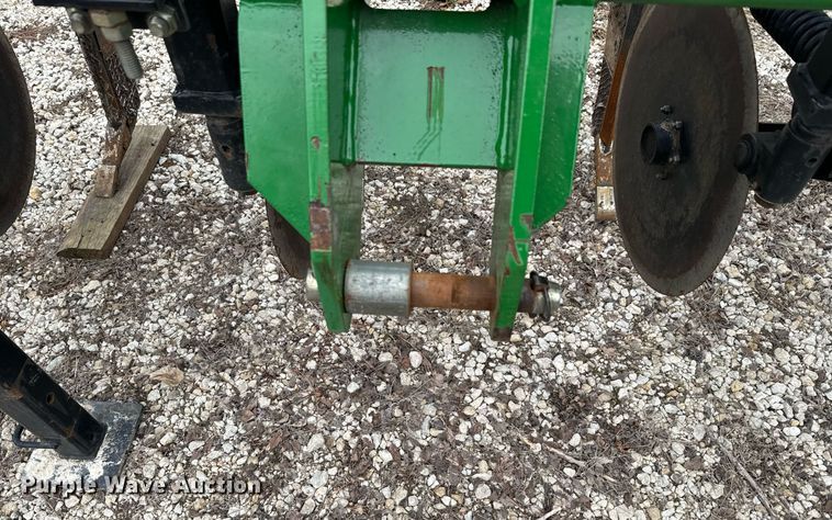 image for item NF9276 Unverferth Zone Builder 110 in-line ripper