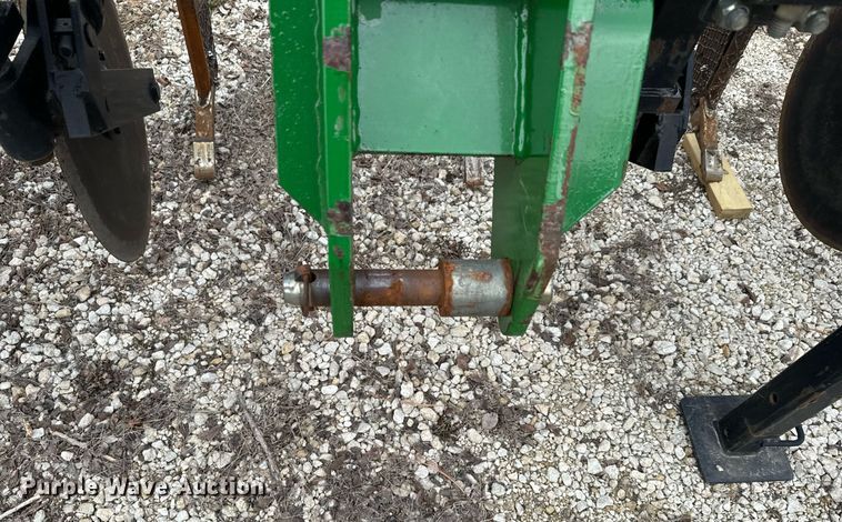 image for item NF9276 Unverferth Zone Builder 110 in-line ripper