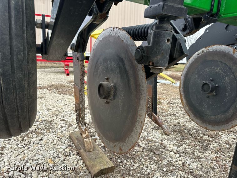 image for item NF9276 Unverferth Zone Builder 110 in-line ripper