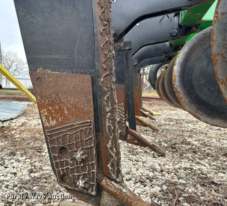 image for item NF9276 Unverferth Zone Builder 110 in-line ripper