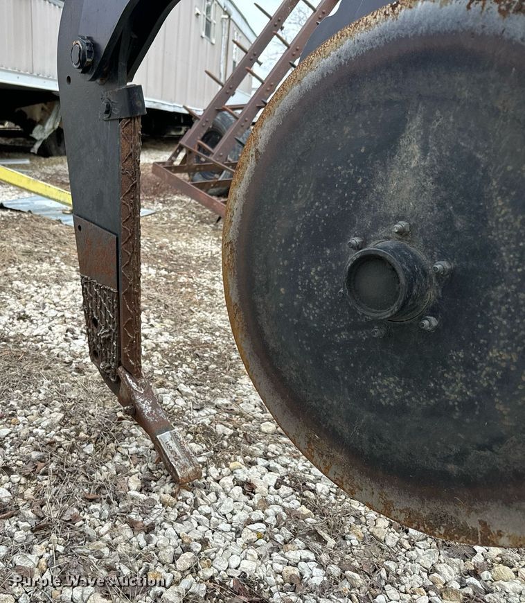 image for item NF9276 Unverferth Zone Builder 110 in-line ripper