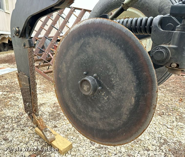 image for item NF9276 Unverferth Zone Builder 110 in-line ripper