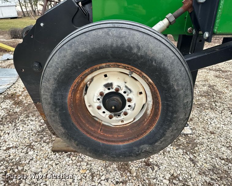 image for item NF9276 Unverferth Zone Builder 110 in-line ripper