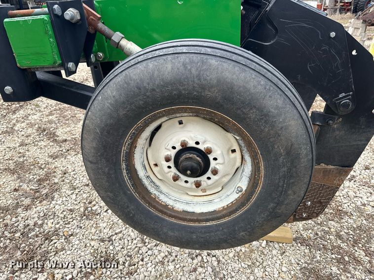 image for item NF9276 Unverferth Zone Builder 110 in-line ripper