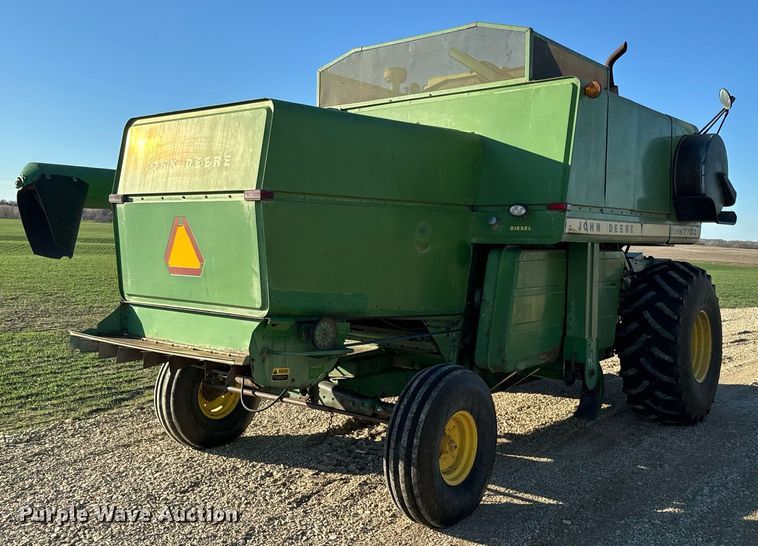image for item NF9303 John Deere 7700 combine