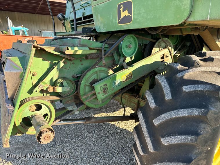 image for item NF9303 John Deere 7700 combine