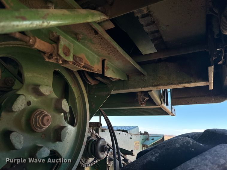 image for item NF9303 John Deere 7700 combine