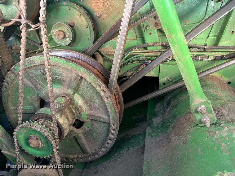 image for item NF9303 John Deere 7700 combine