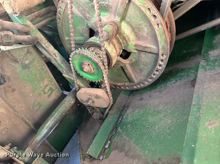 image for item NF9303 John Deere 7700 combine