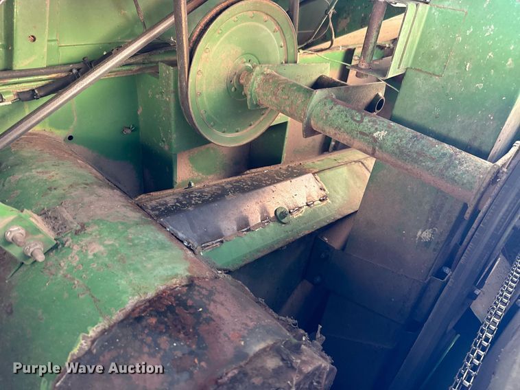 image for item NF9303 John Deere 7700 combine