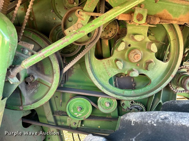 image for item NF9303 John Deere 7700 combine