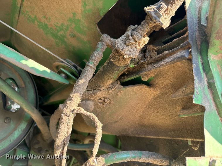 image for item NF9303 John Deere 7700 combine