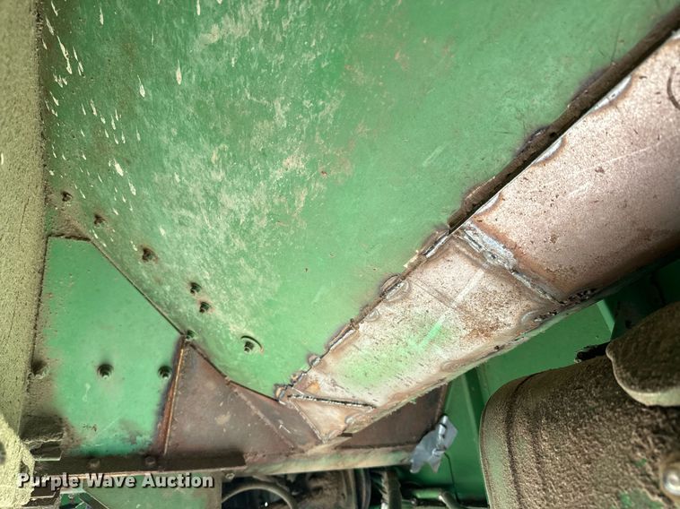 image for item NF9303 John Deere 7700 combine