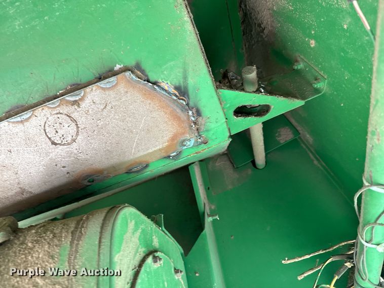 image for item NF9303 John Deere 7700 combine