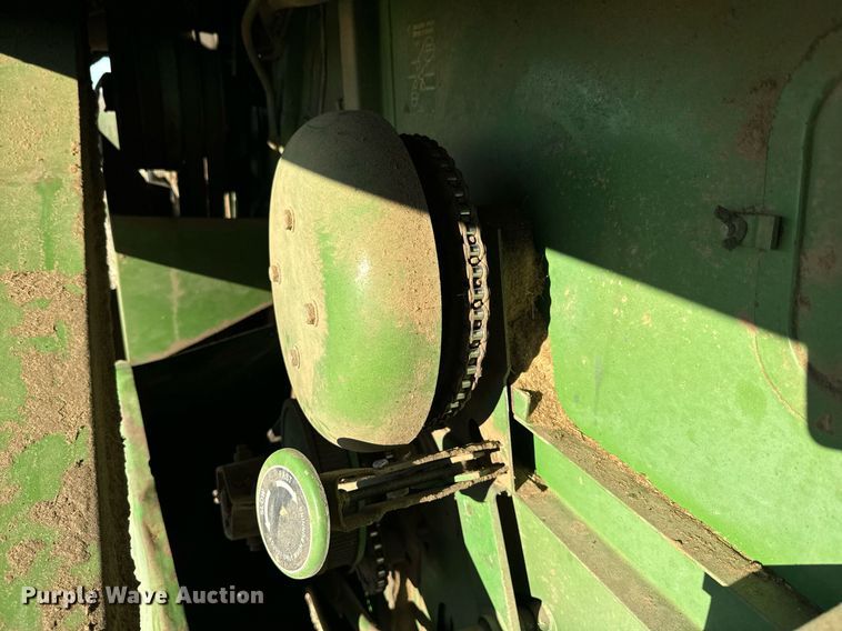 image for item NF9303 John Deere 7700 combine