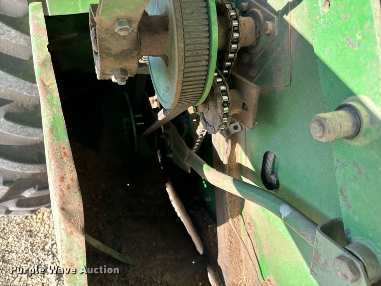 image for item NF9303 John Deere 7700 combine