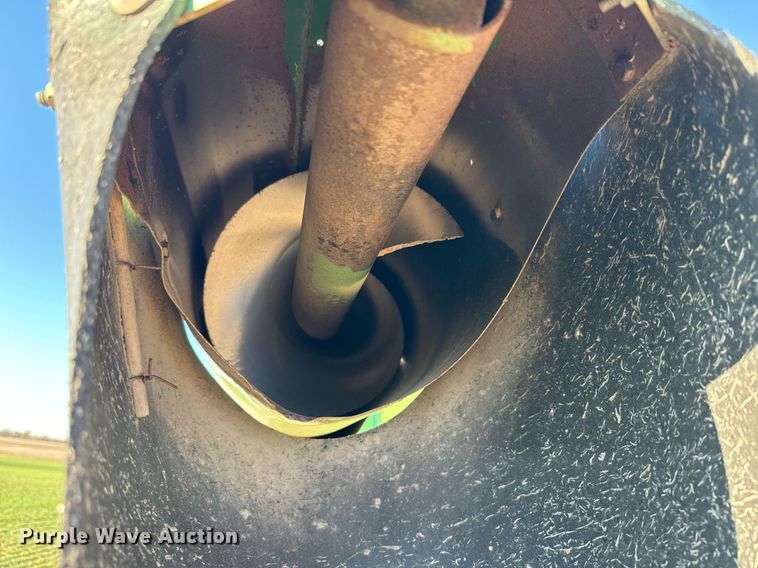 image for item NF9303 John Deere 7700 combine