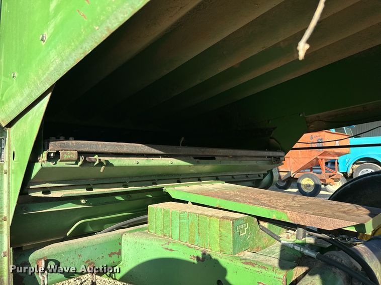 image for item NF9303 John Deere 7700 combine