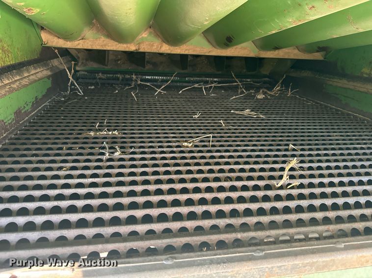 image for item NF9303 John Deere 7700 combine