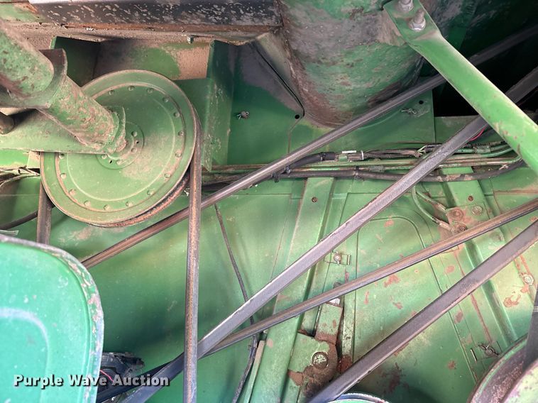 image for item NF9303 John Deere 7700 combine